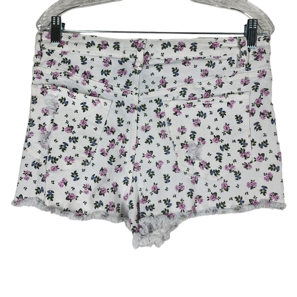 MADDEN NYC FLORAL SHORTS - Picture 2 of 7